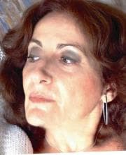 Στέλλα Καραμολέγκου