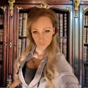 Αθηνά Ανδριανού